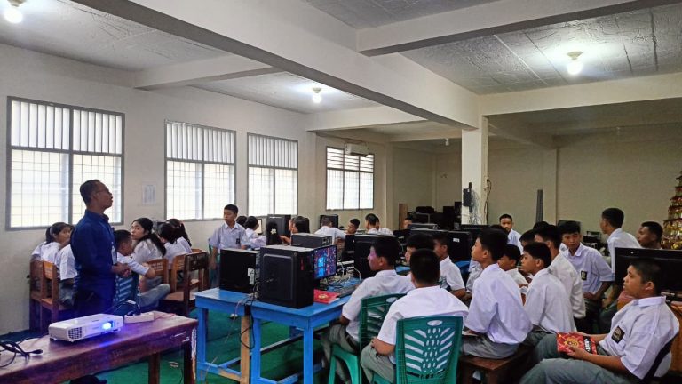 Ruang Lab Komputer
