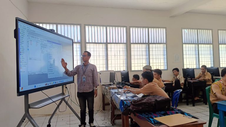 Ruang Lab Komputer